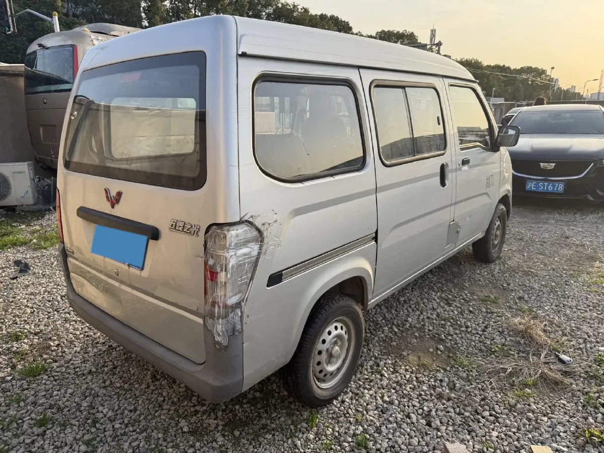 2020 WuLing ZhiGuang 1.2L 76HP L4 5MT,autocango,china used car exporter,china ev exporter,chinese used car exporter,chinese used ev exporter