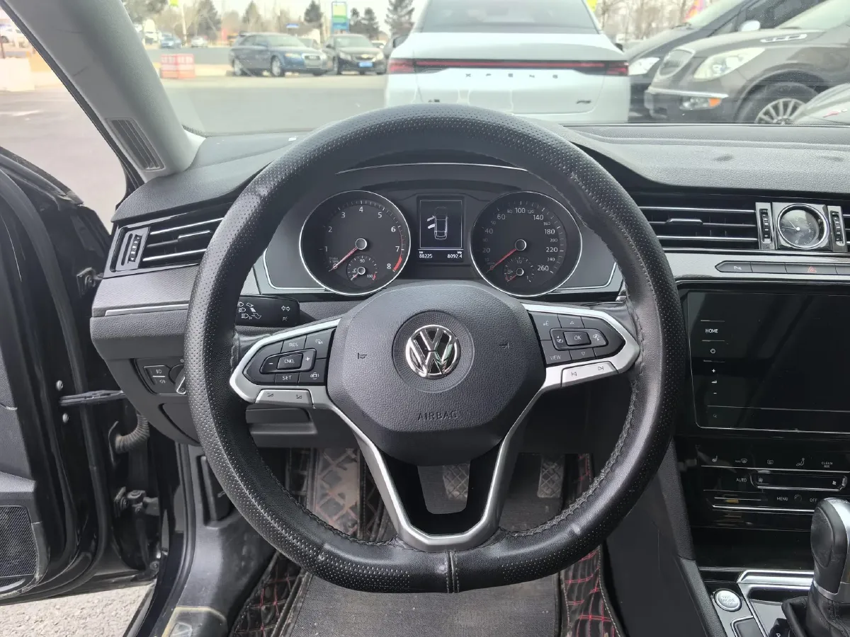 2020 Volkswagen Magotan 2.0T 186HP L4 7DCT,autocango,china used car exporter,china ev exporter,chinese used car exporter,chinese used ev exporter