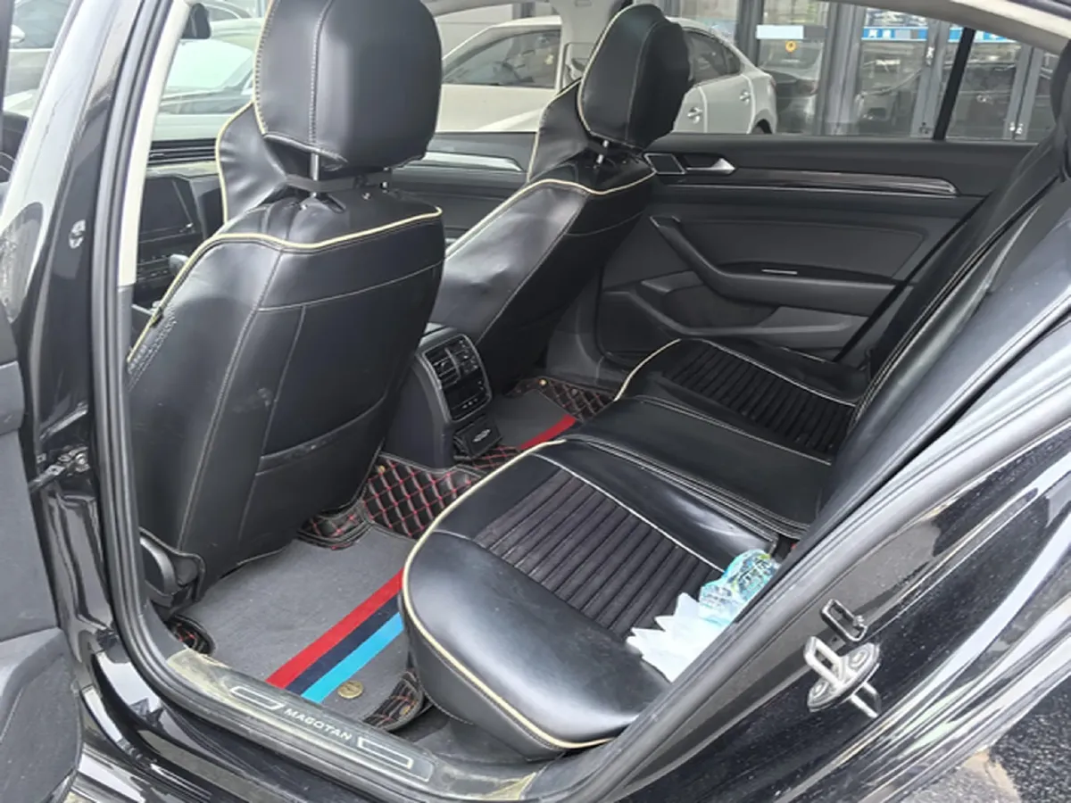 2020 Volkswagen Magotan 2.0T 186HP L4 7DCT,autocango,china used car exporter,china ev exporter,chinese used car exporter,chinese used ev exporter