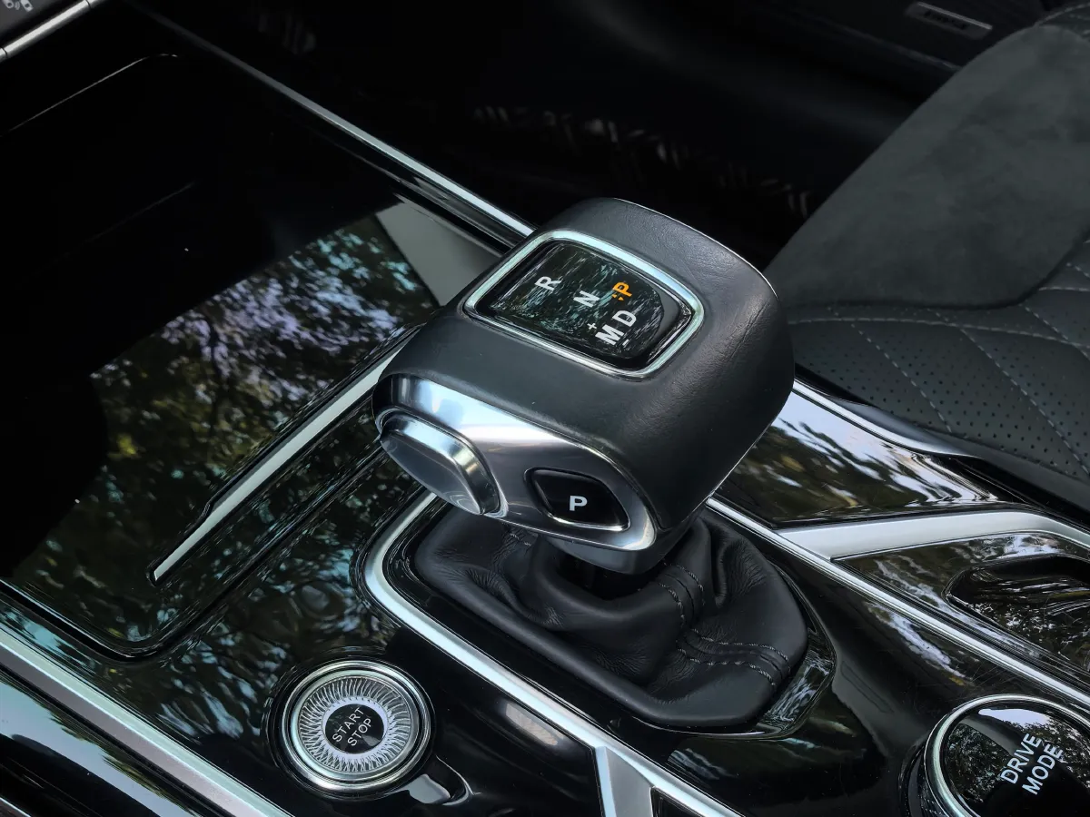 2022 HongQi HS5 2.0T 224HP L4 6AT,autocango,china used car exporter,china ev exporter,chinese used car exporter,chinese used ev exporter