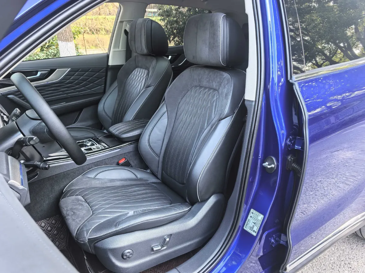 2022 HongQi HS5 2.0T 224HP L4 6AT,autocango,china used car exporter,china ev exporter,chinese used car exporter,chinese used ev exporter