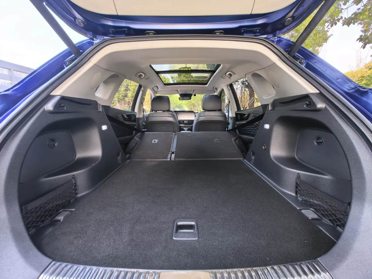 2022 HongQi HS5 2.0T 224HP L4 6AT,autocango,china used car exporter,china ev exporter,chinese used car exporter,chinese used ev exporter