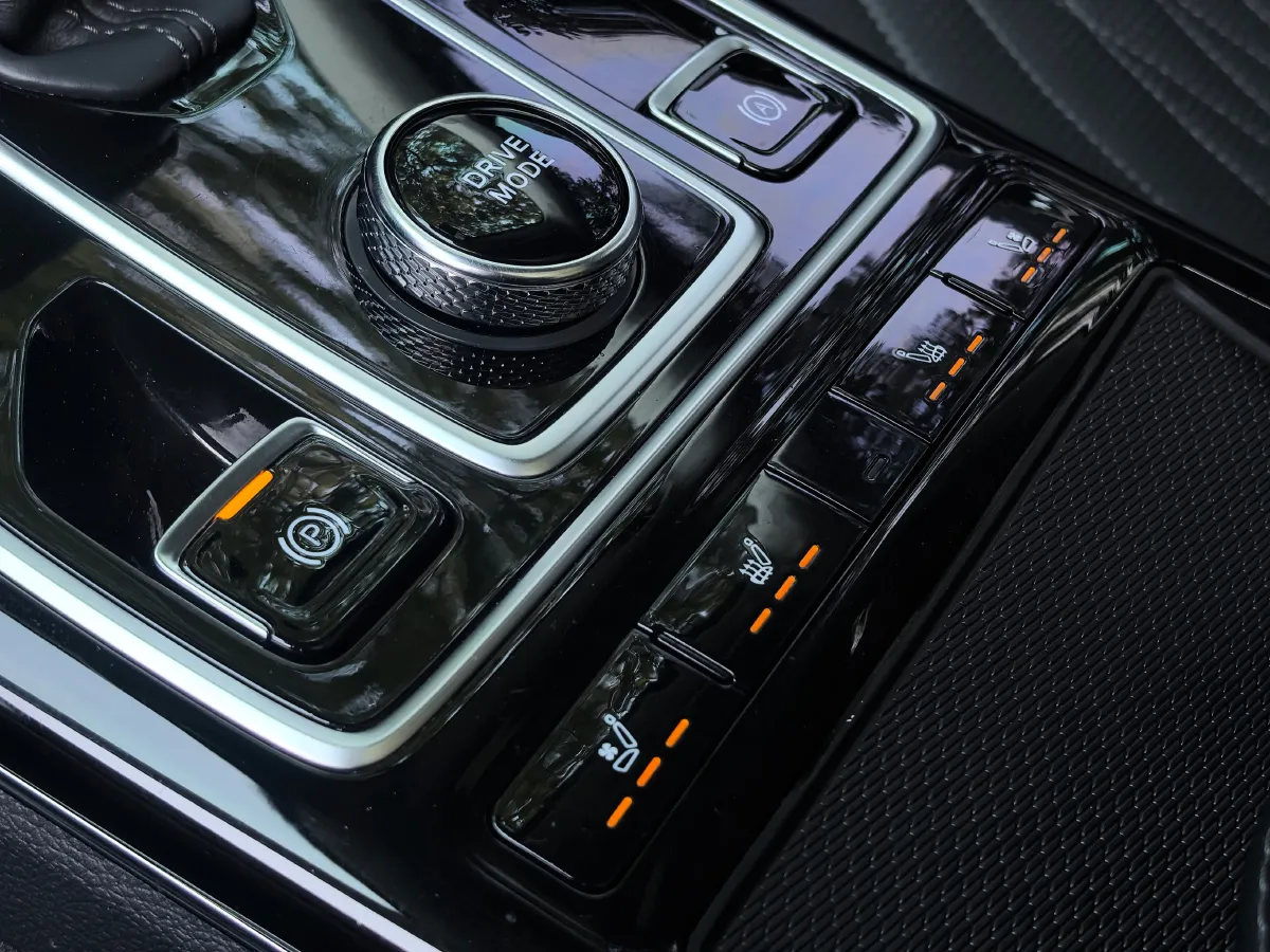 2022 HongQi HS5 2.0T 224HP L4 6AT,autocango,china used car exporter,china ev exporter,chinese used car exporter,chinese used ev exporter