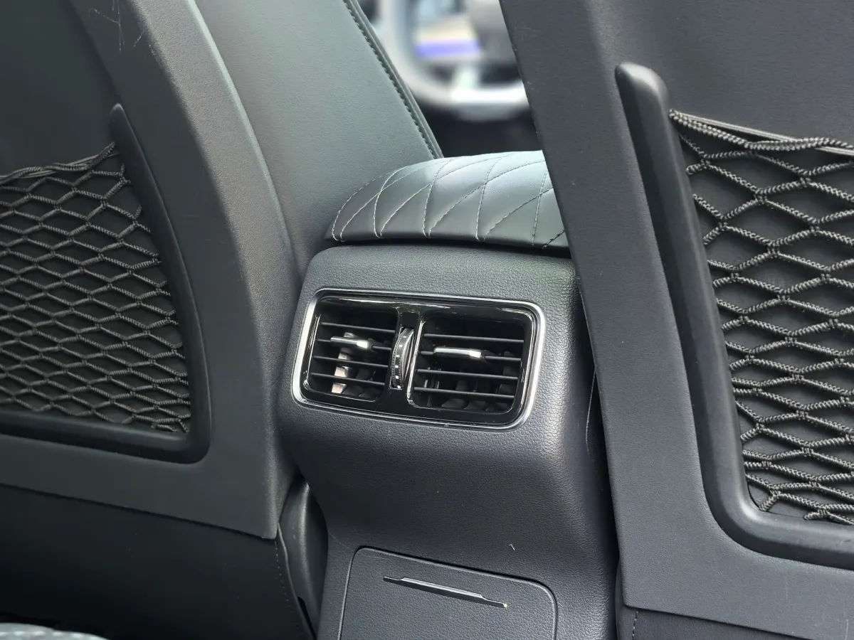 2022 HongQi HS5 2.0T 224HP L4 6AT,autocango,china used car exporter,china ev exporter,chinese used car exporter,chinese used ev exporter