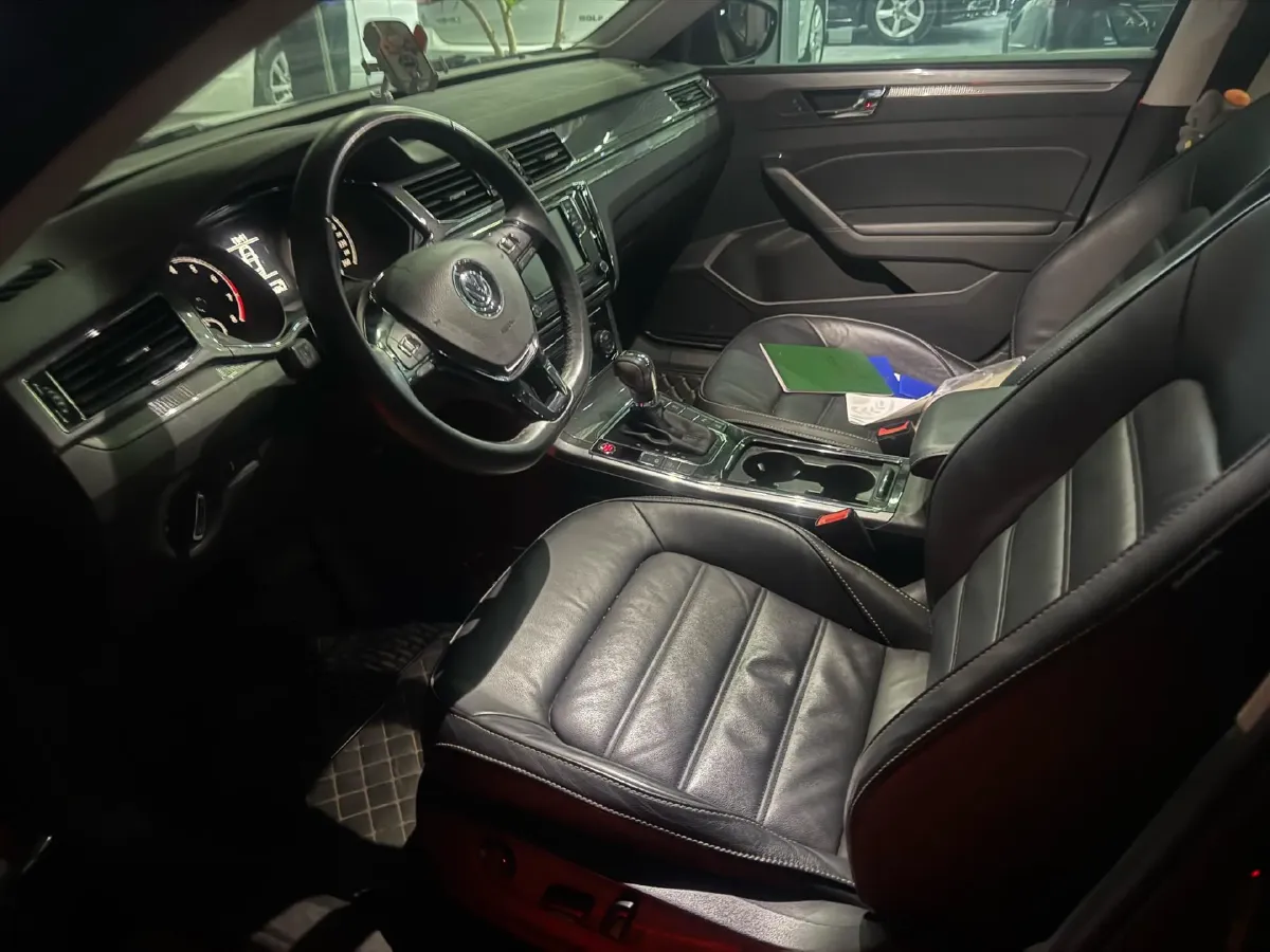 2017 Volkswagen Passat 1.8T 180HP L4 7DCT,autocango,china used car exporter,china ev exporter,chinese used car exporter,chinese used ev exporter