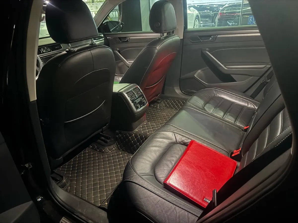 2017 Volkswagen Passat 1.8T 180HP L4 7DCT,autocango,china used car exporter,china ev exporter,chinese used car exporter,chinese used ev exporter