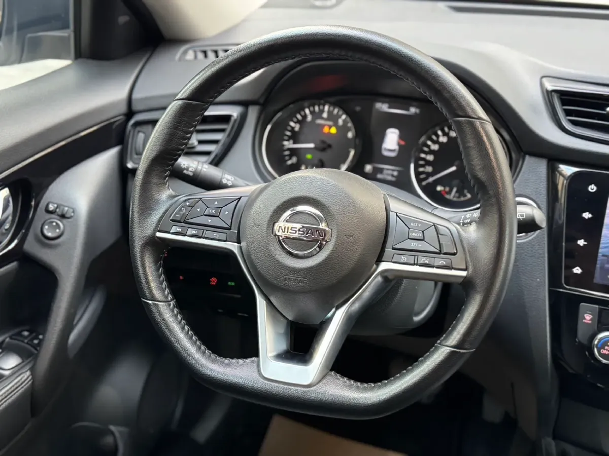 2023 Nissan X-Trail 2.0L 151HP L4 CVT,autocango,china used car exporter,china ev exporter,chinese used car exporter,chinese used ev exporter