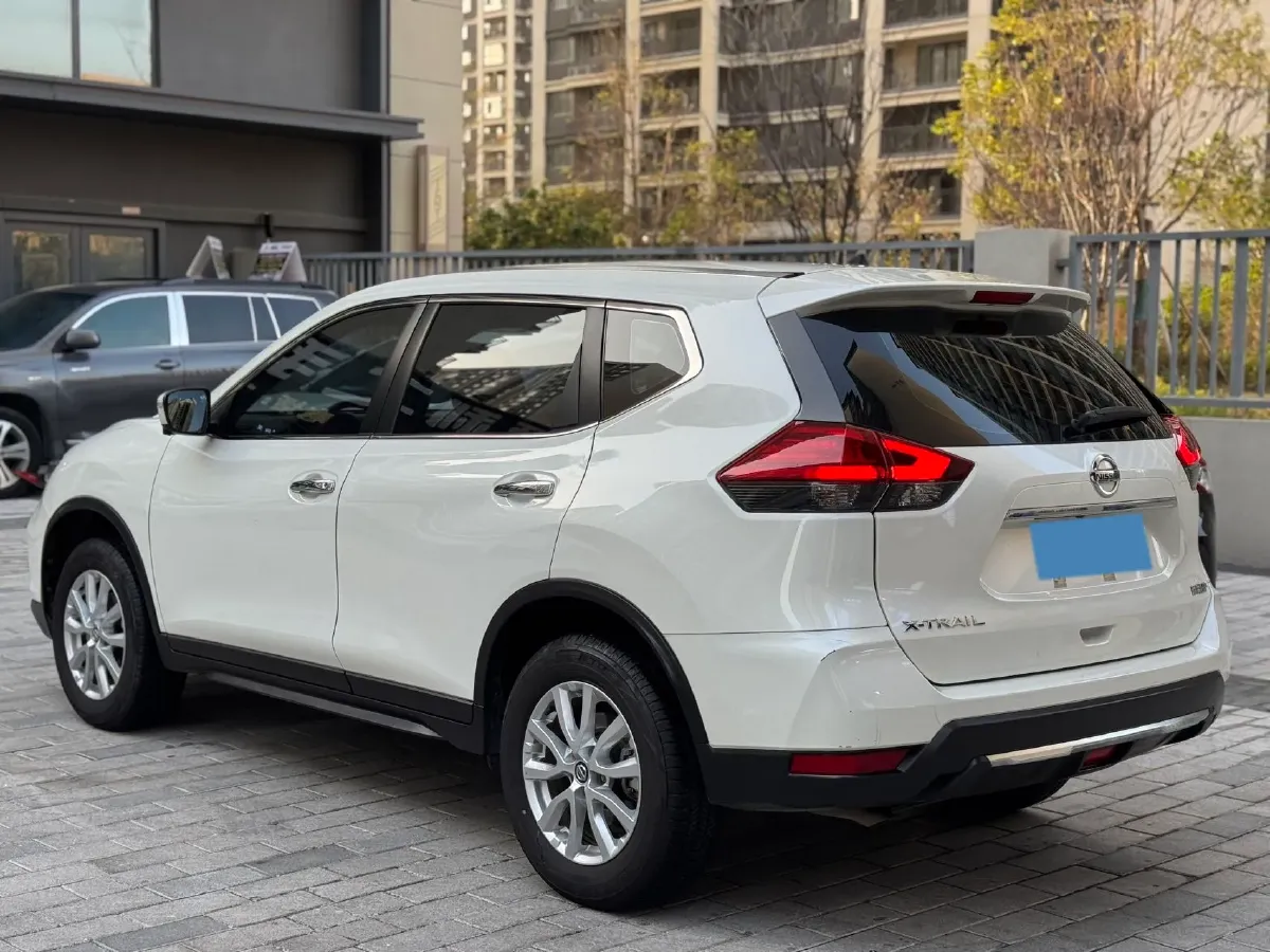 2023 Nissan X-Trail 2.0L 151HP L4 CVT,autocango,china used car exporter,china ev exporter,chinese used car exporter,chinese used ev exporter