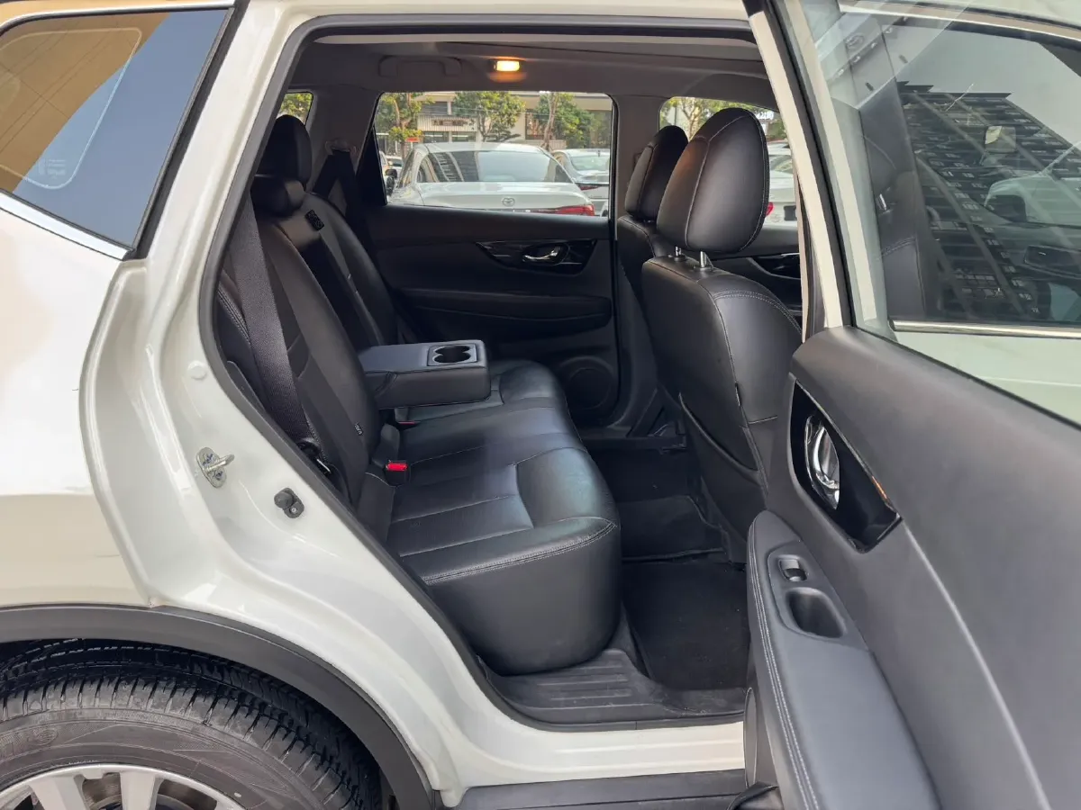 2023 Nissan X-Trail 2.0L 151HP L4 CVT,autocango,china used car exporter,china ev exporter,chinese used car exporter,chinese used ev exporter