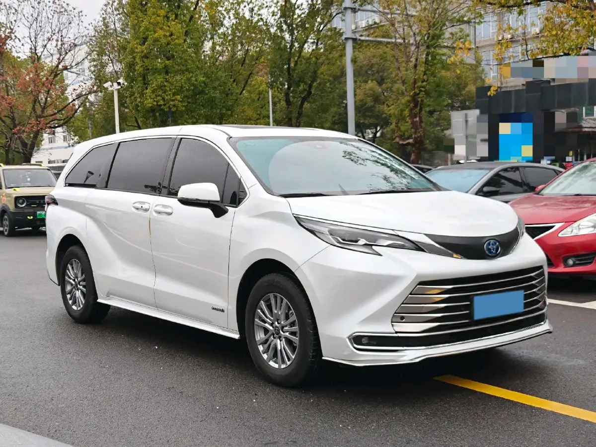 2023 Toyota Sienna 2.5L 189HP L4 E-CVT Hybrid,autocango,china used car exporter,china ev exporter,chinese used car exporter,chinese used ev exporter