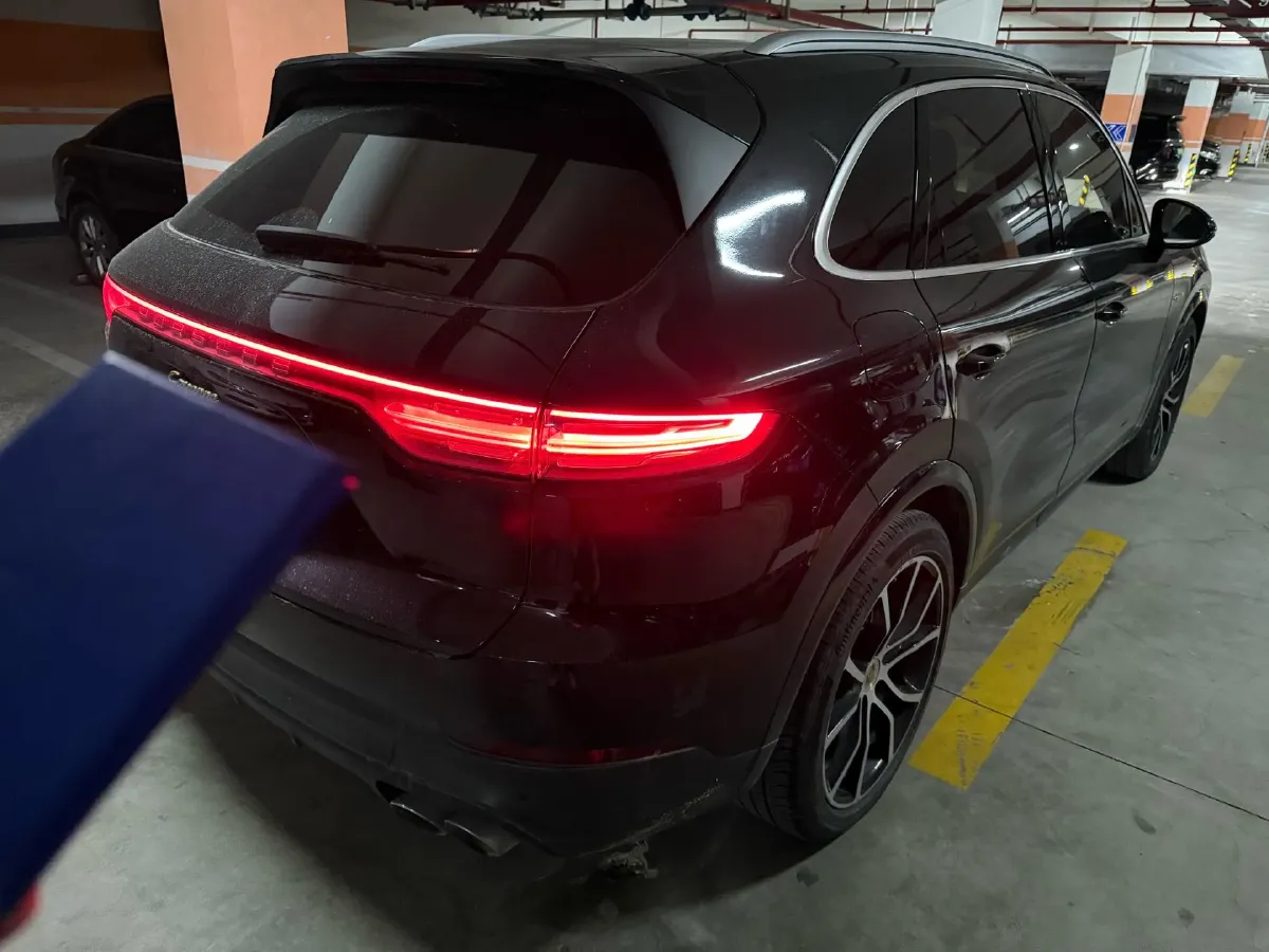 2023 Porsche Cayenne 2.0T 252HP L4 8AT PHEV 17.9KWH,autocango,china used car exporter,china ev exporter,chinese used car exporter,chinese used ev exporter