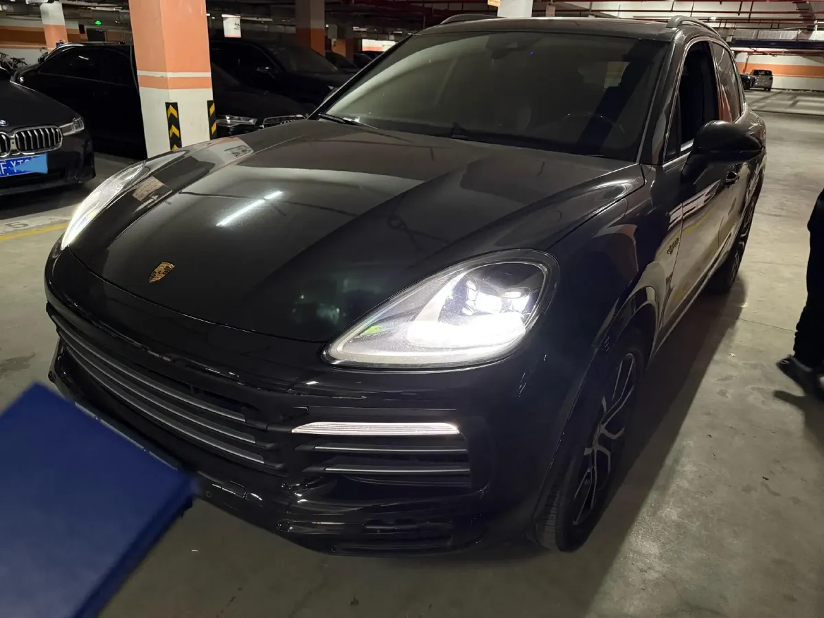 2023 Porsche Cayenne 2.0T 252HP L4 8AT PHEV 17.9KWH,autocango,china used car exporter,china ev exporter,chinese used car exporter,chinese used ev exporter