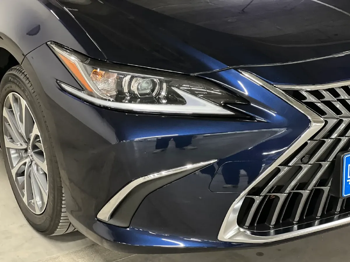 2024 Lexus ES 2.0L 173HP L4 CVT,autocango,china used car exporter,china ev exporter,chinese used car exporter,chinese used ev exporter
