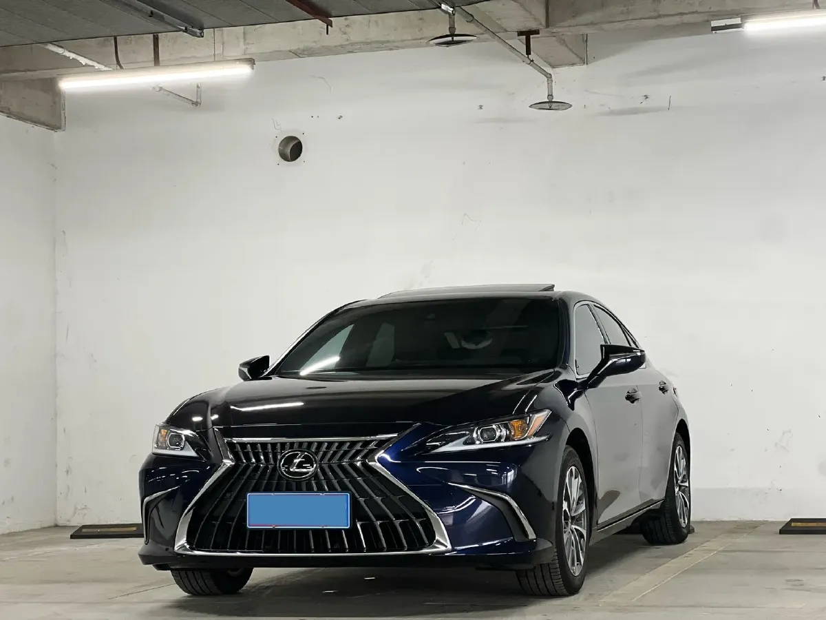 2024 Lexus ES 2.0L 173HP L4 CVT,autocango,china used car exporter,china ev exporter,chinese used car exporter,chinese used ev exporter