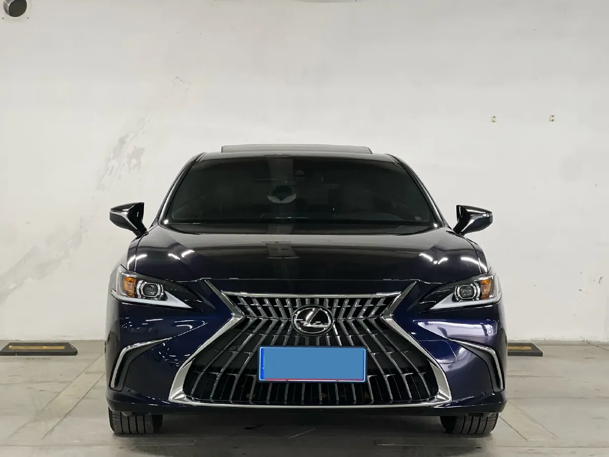 2024 Lexus ES 2.0L 173HP L4 CVT,autocango,china used car exporter,china ev exporter,chinese used car exporter,chinese used ev exporter