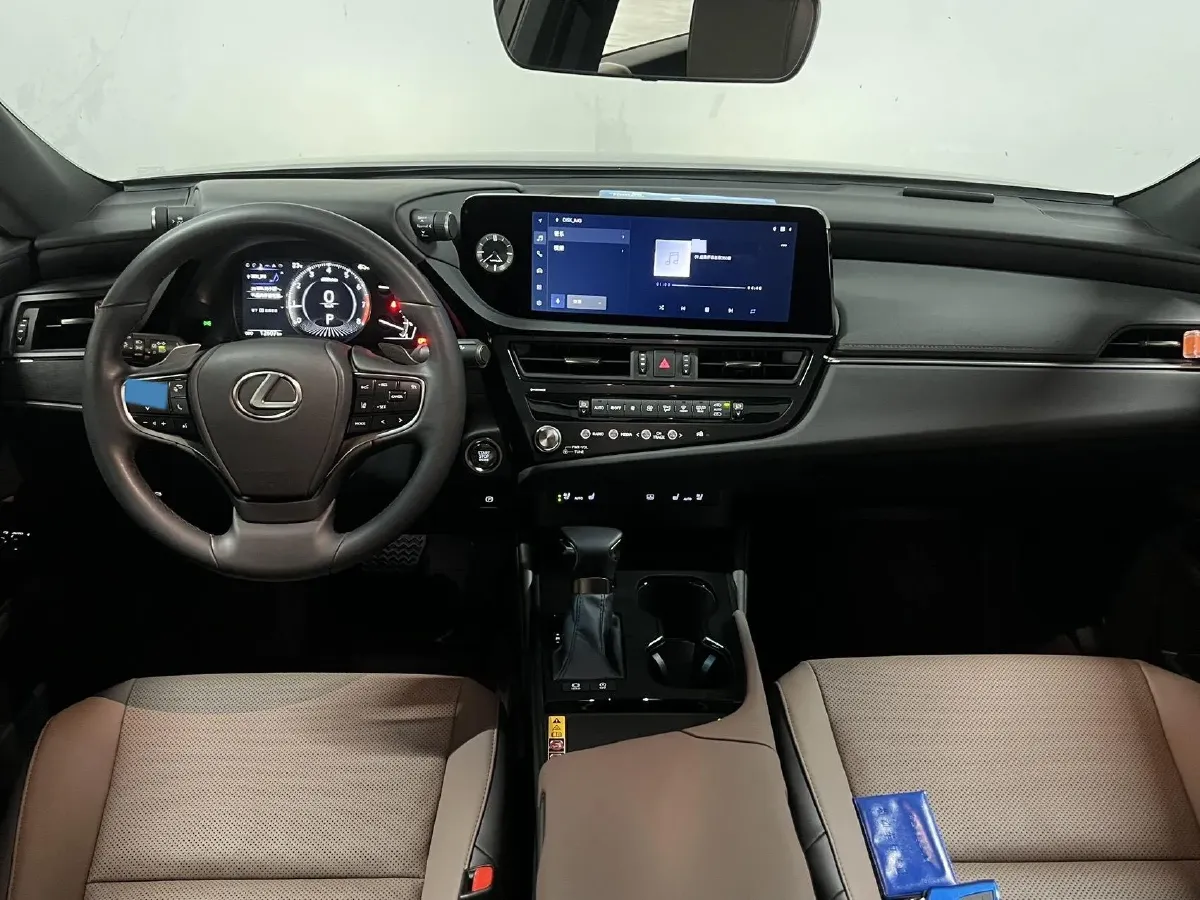 2024 Lexus ES 2.0L 173HP L4 CVT,autocango,china used car exporter,china ev exporter,chinese used car exporter,chinese used ev exporter