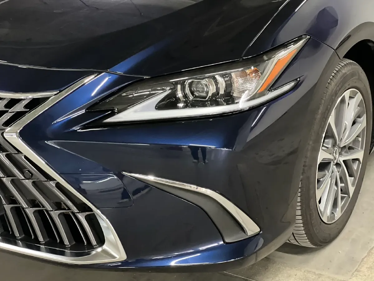 2024 Lexus ES 2.0L 173HP L4 CVT,autocango,china used car exporter,china ev exporter,chinese used car exporter,chinese used ev exporter