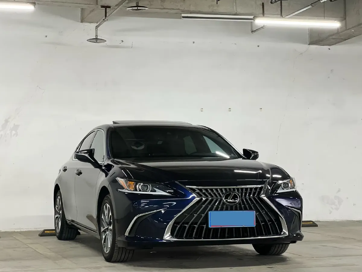 2024 Lexus ES 2.0L 173HP L4 CVT,autocango,china used car exporter,china ev exporter,chinese used car exporter,chinese used ev exporter