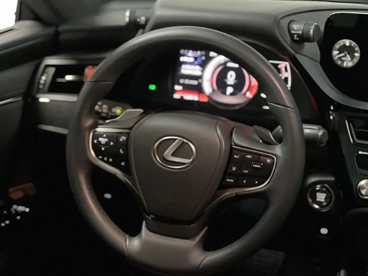 2024 Lexus ES 2.0L 173HP L4 CVT,autocango,china used car exporter,china ev exporter,chinese used car exporter,chinese used ev exporter