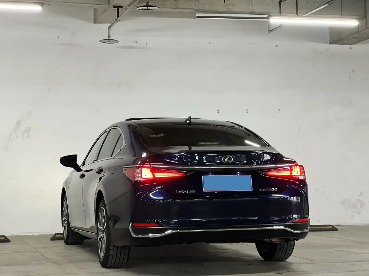 2024 Lexus ES 2.0L 173HP L4 CVT,autocango,china used car exporter,china ev exporter,chinese used car exporter,chinese used ev exporter