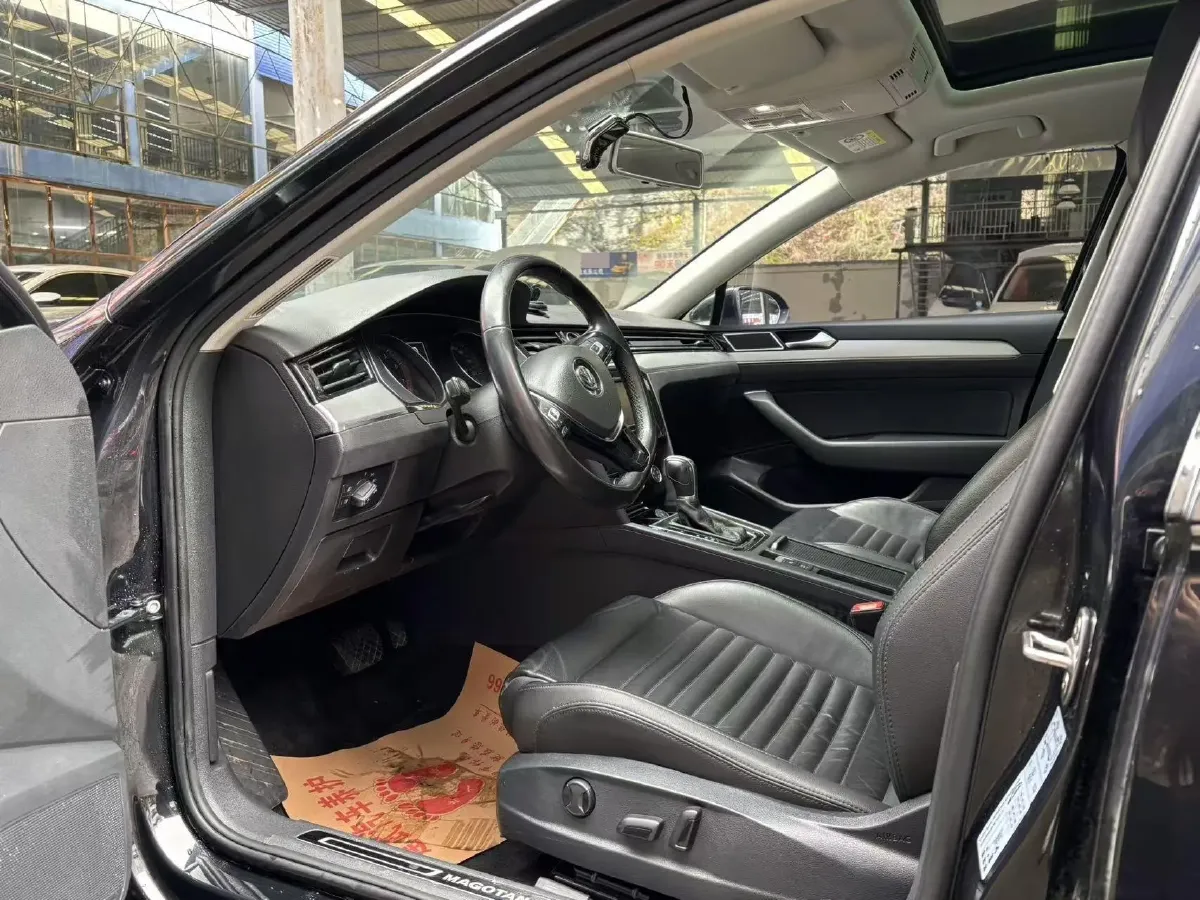 2018 Volkswagen Magotan 1.8T 180HP L4 7DCT,autocango,china used car exporter,china ev exporter,chinese used car exporter,chinese used ev exporter