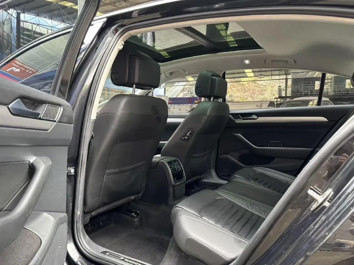 2018 Volkswagen Magotan 1.8T 180HP L4 7DCT,autocango,china used car exporter,china ev exporter,chinese used car exporter,chinese used ev exporter