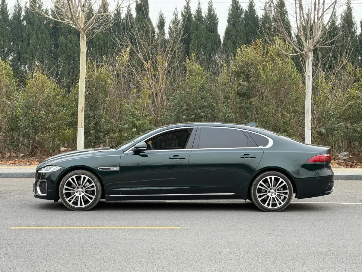 2022 Jaguar XFL 2.0T 250HP L4 8AT,autocango,china used car exporter,china ev exporter,chinese used car exporter,chinese used ev exporter