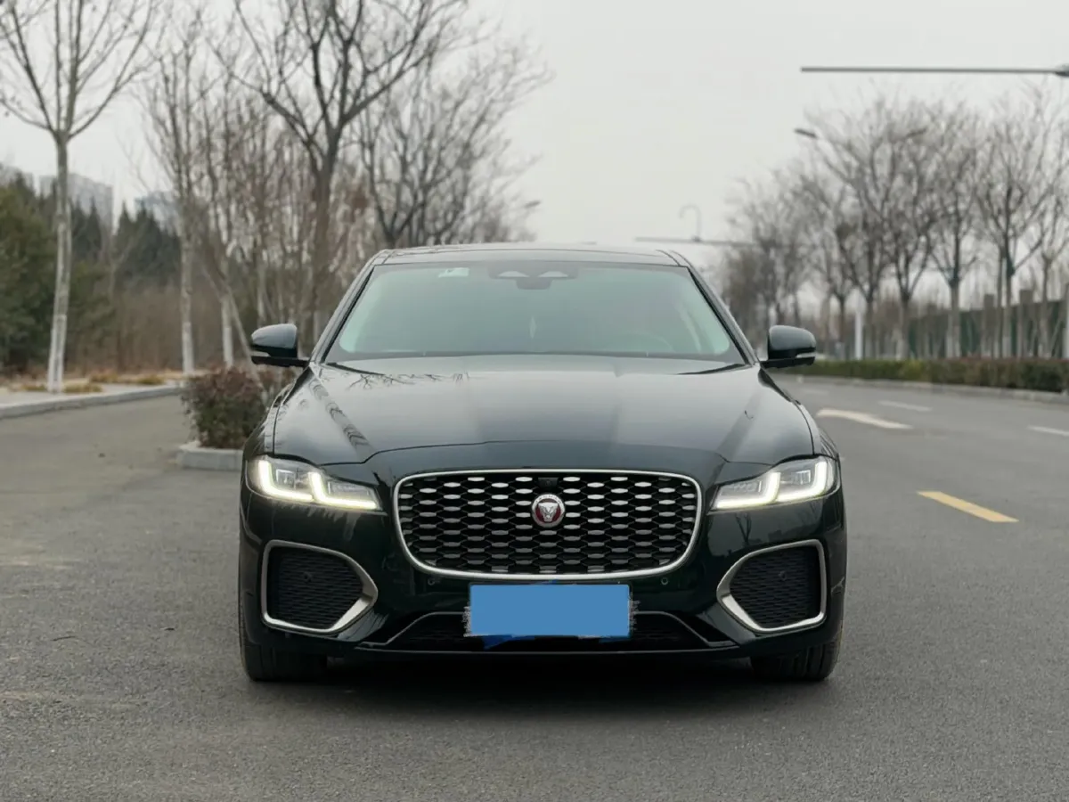 2022 Jaguar XFL 2.0T 250HP L4 8AT,autocango,china used car exporter,china ev exporter,chinese used car exporter,chinese used ev exporter