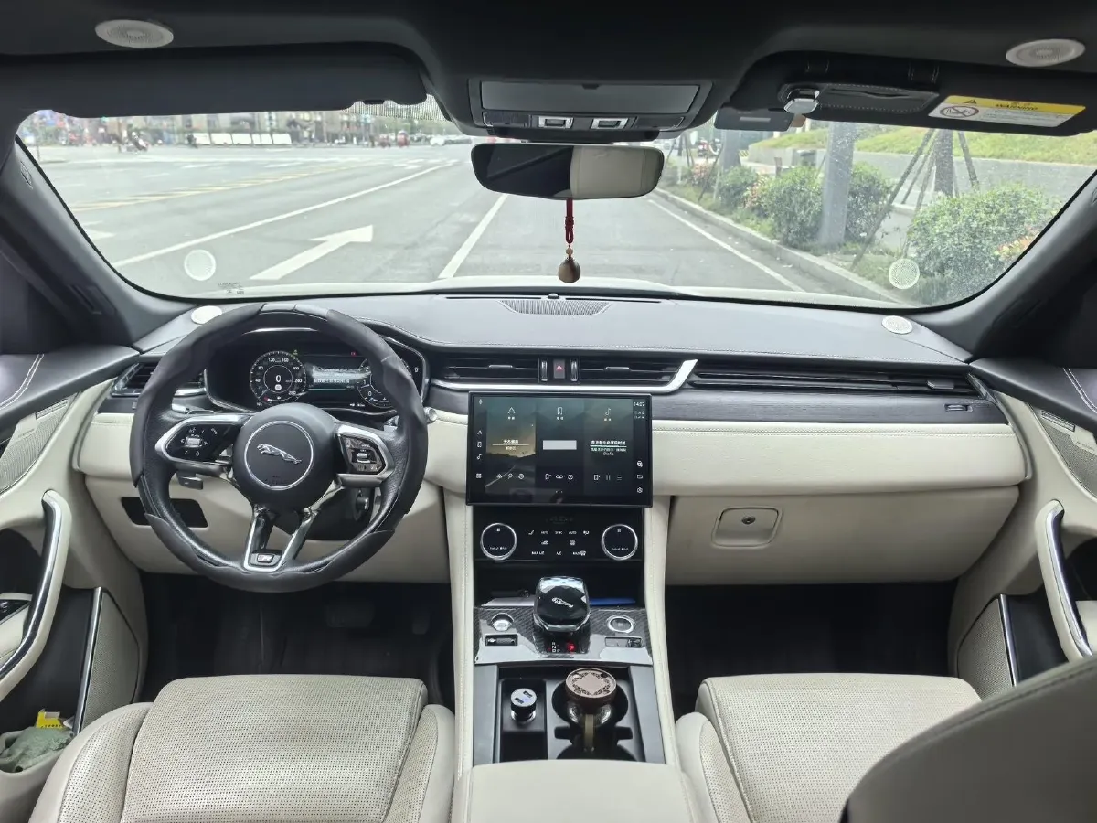 2021 Jaguar F-PACE 2.0T 250HP L4 8AT,autocango,china used car exporter,china ev exporter,chinese used car exporter,chinese used ev exporter