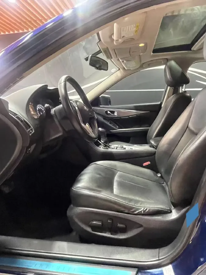 2018 Jeep Grand Commander 2.0T 265HP L4 9AT,autocango,china used car exporter,china ev exporter,chinese used car exporter,chinese used ev exporter