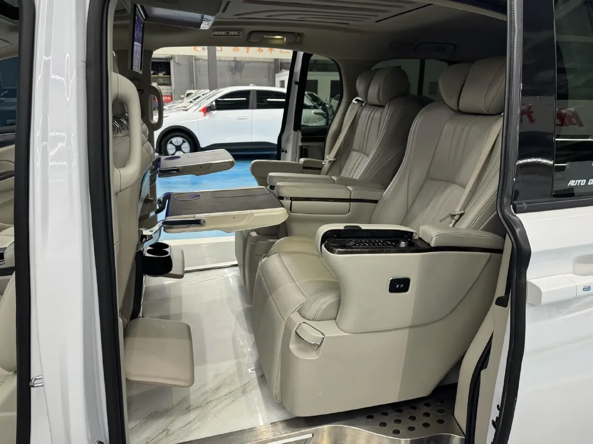 2021 Buick GL8 2.0T 237HP L4 9AT,autocango,china used car exporter,china ev exporter,chinese used car exporter,chinese used ev exporter