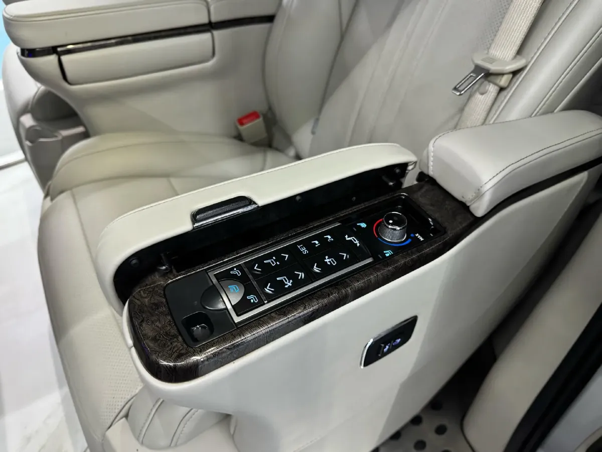 2021 Buick GL8 2.0T 237HP L4 9AT,autocango,china used car exporter,china ev exporter,chinese used car exporter,chinese used ev exporter