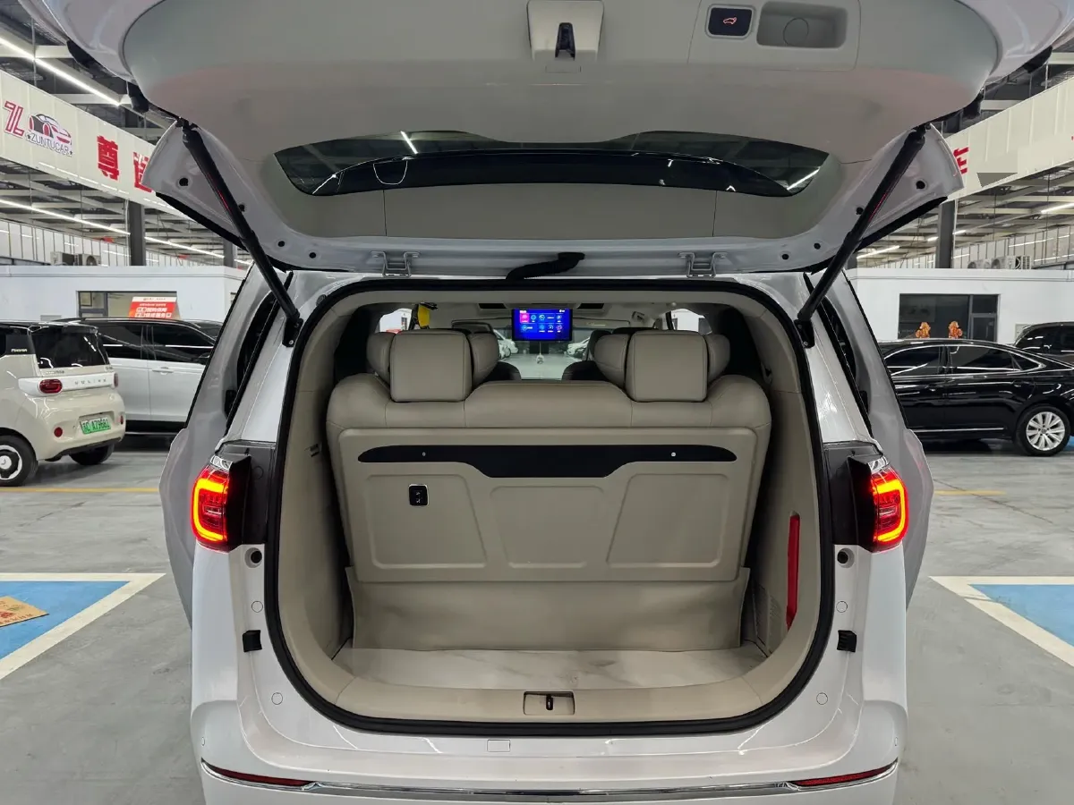 2021 Buick GL8 2.0T 237HP L4 9AT,autocango,china used car exporter,china ev exporter,chinese used car exporter,chinese used ev exporter