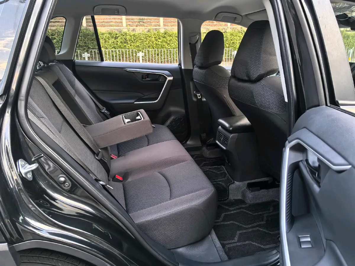 2023 Toyota RAV4 2.0L 171HP L4 CVT,autocango,china used car exporter,china ev exporter,chinese used car exporter,chinese used ev exporter