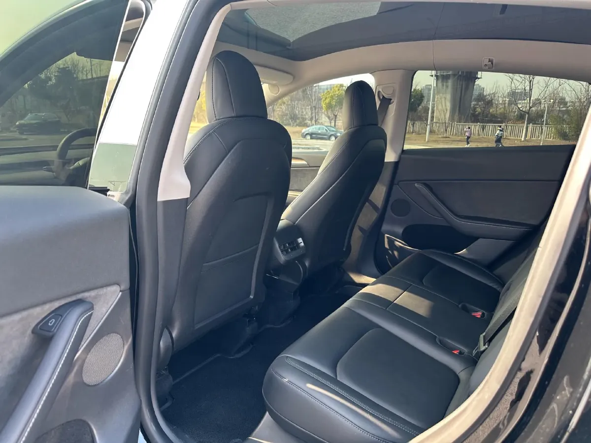 2021 Tesla Model Y BEV 60KWH,autocango,china used car exporter,china ev exporter,chinese used car exporter,chinese used ev exporter