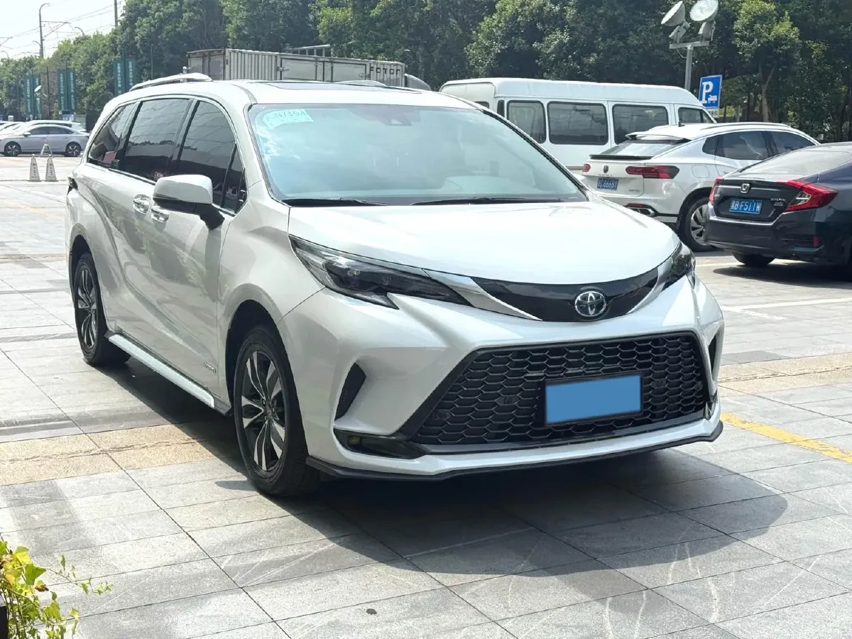 2024 Toyota Granvia 2.5L 189HP L4 E-CVT Hybrid,autocango,china used car exporter,china ev exporter,chinese used car exporter,chinese used ev exporter
