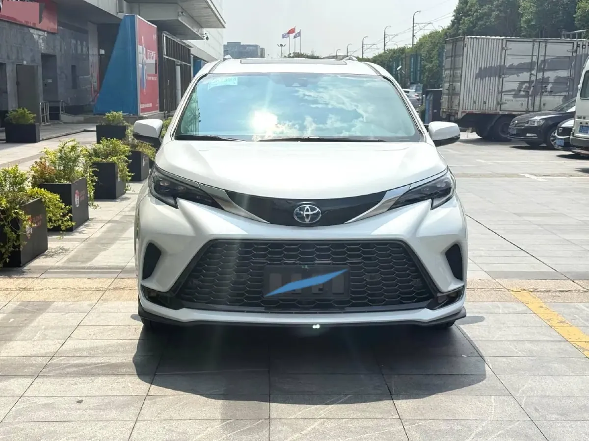 2024 Toyota Granvia 2.5L 189HP L4 E-CVT Hybrid,autocango,china used car exporter,china ev exporter,chinese used car exporter,chinese used ev exporter