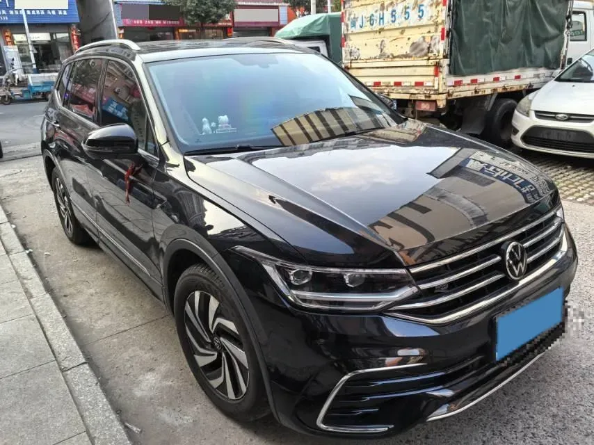 2024 Volkswagen Tiguan L 2.0T 186HP L4 7DCT,autocango,china used car exporter,china ev exporter,chinese used car exporter,chinese used ev exporter