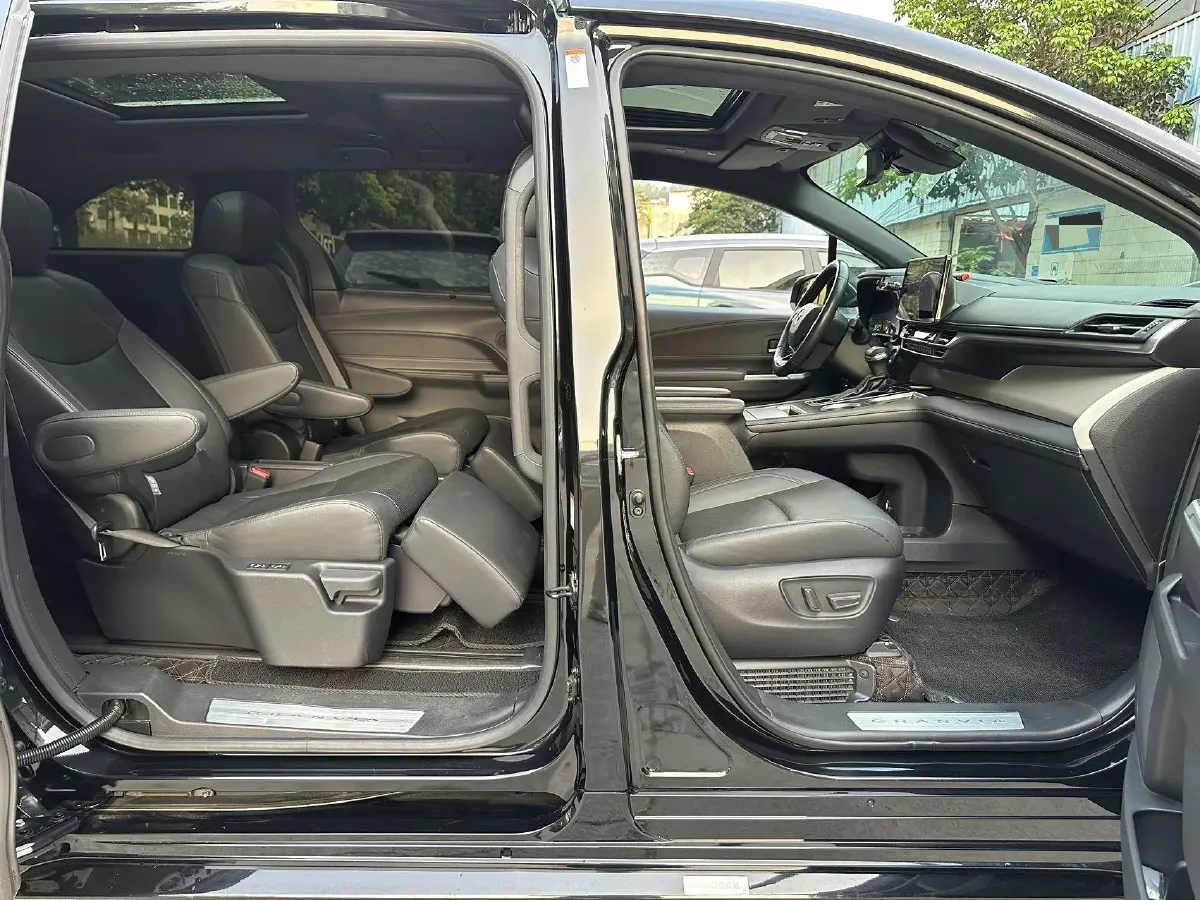 2022 Toyota Granvia 2.5L 192HP L4 E-CVT Hybrid,autocango,china used car exporter,china ev exporter,chinese used car exporter,chinese used ev exporter