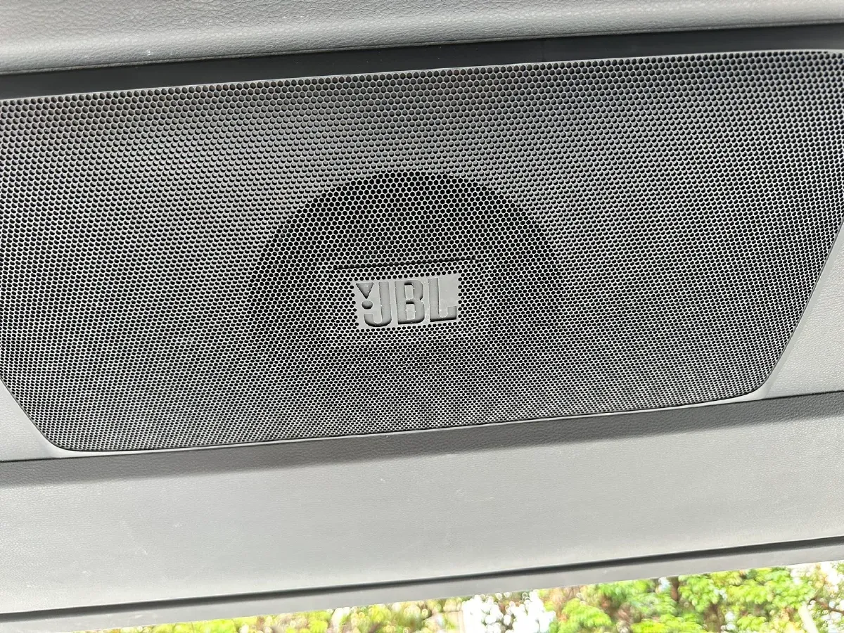 2022 Toyota Granvia 2.5L 192HP L4 E-CVT Hybrid,autocango,china used car exporter,china ev exporter,chinese used car exporter,chinese used ev exporter