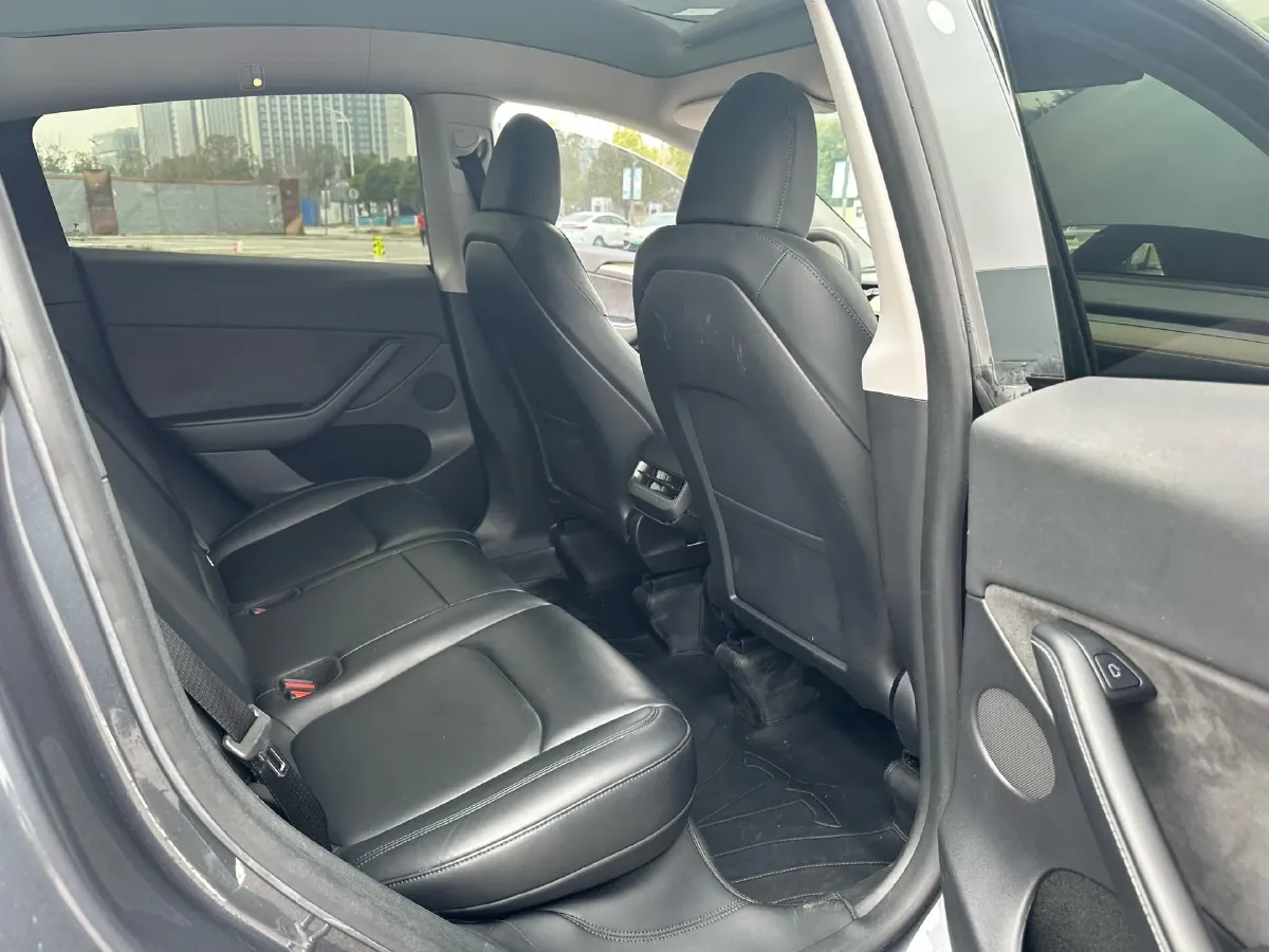 2022 Tesla Model Y BEV 60KWH,autocango,china used car exporter,china ev exporter,chinese used car exporter,chinese used ev exporter