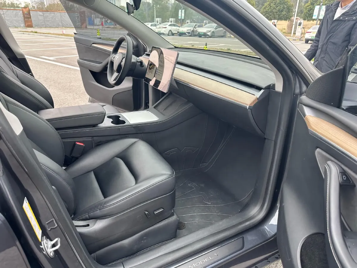 2022 Tesla Model Y BEV 60KWH,autocango,china used car exporter,china ev exporter,chinese used car exporter,chinese used ev exporter