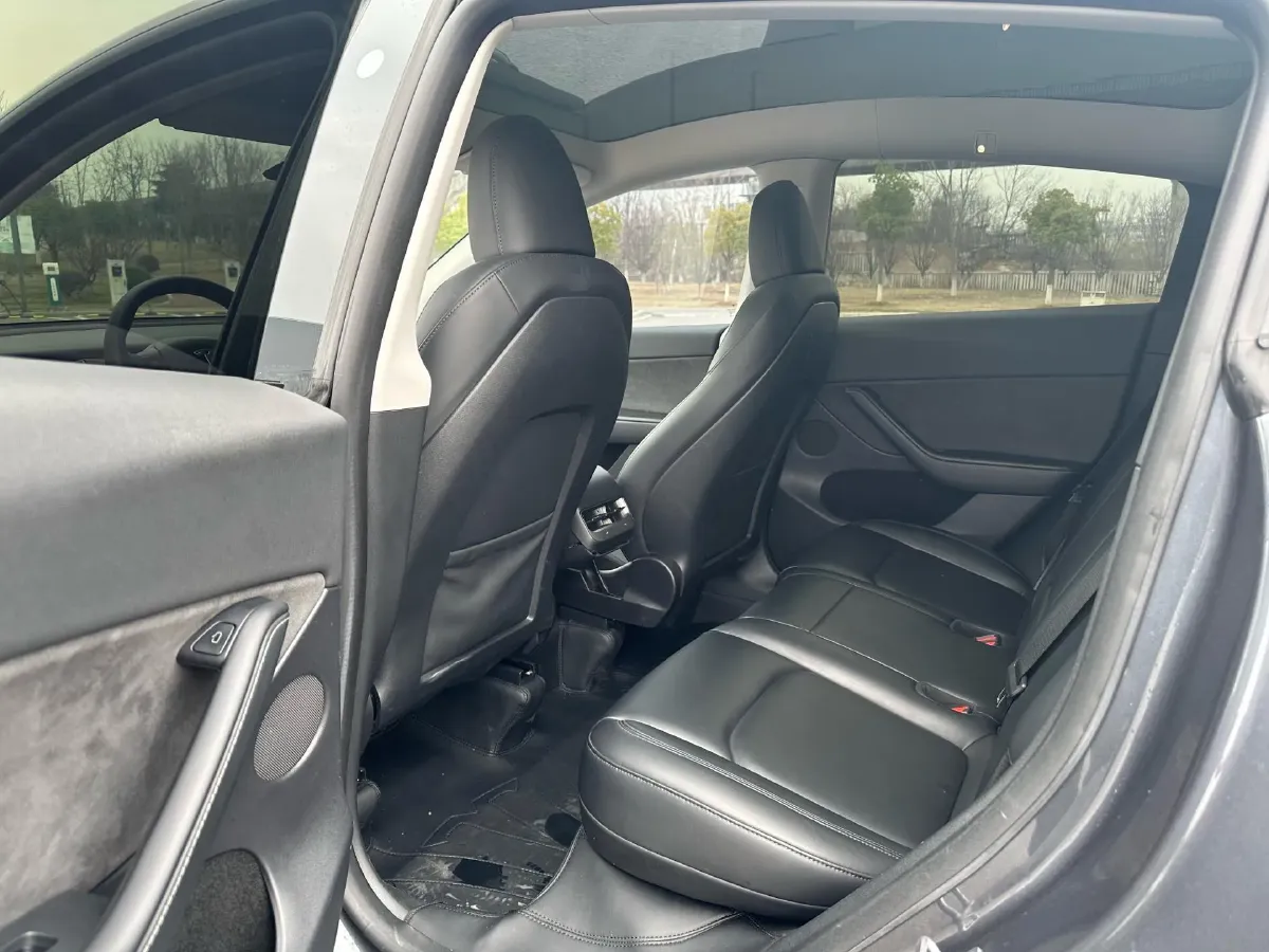 2022 Tesla Model Y BEV 60KWH,autocango,china used car exporter,china ev exporter,chinese used car exporter,chinese used ev exporter