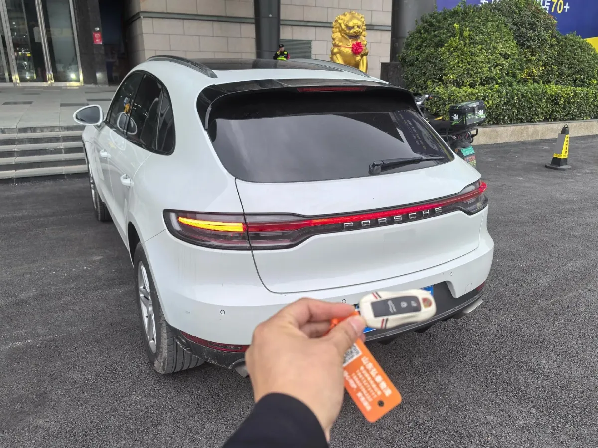 2018 Porsche Macan 2.0T 252HP L4 7DCT,autocango,china used car exporter,china ev exporter,chinese used car exporter,chinese used ev exporter