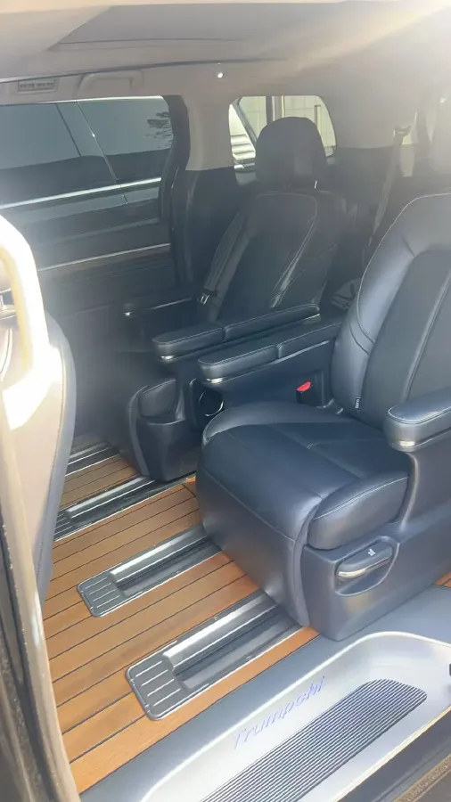 2021 GAC Trumpchi M8 2.0T 252HP L4 8AT,autocango,china used car exporter,china ev exporter,chinese used car exporter,chinese used ev exporter