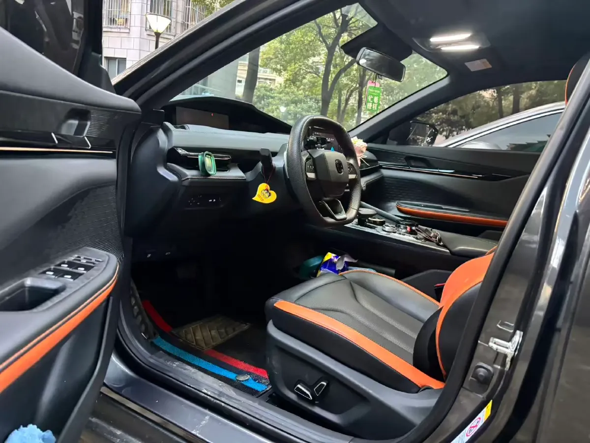 2023 ChangAn UNI-V 1.5T 188HP L4 7DCT,autocango,china used car exporter,china ev exporter,chinese used car exporter,chinese used ev exporter