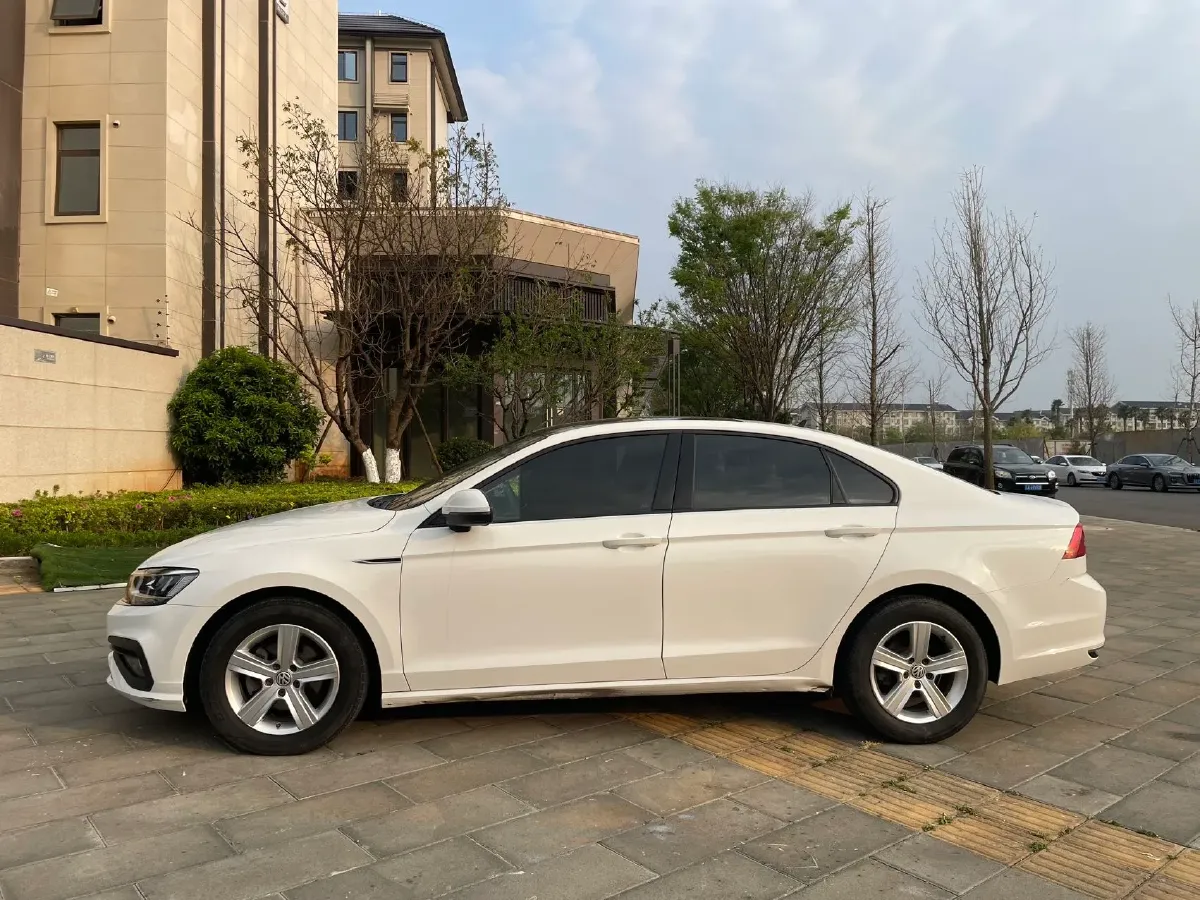 2019 Volkswagen T-Cross 1.4T 150HP L4 7DCT,autocango,china used car exporter,china ev exporter,chinese used car exporter,chinese used ev exporter