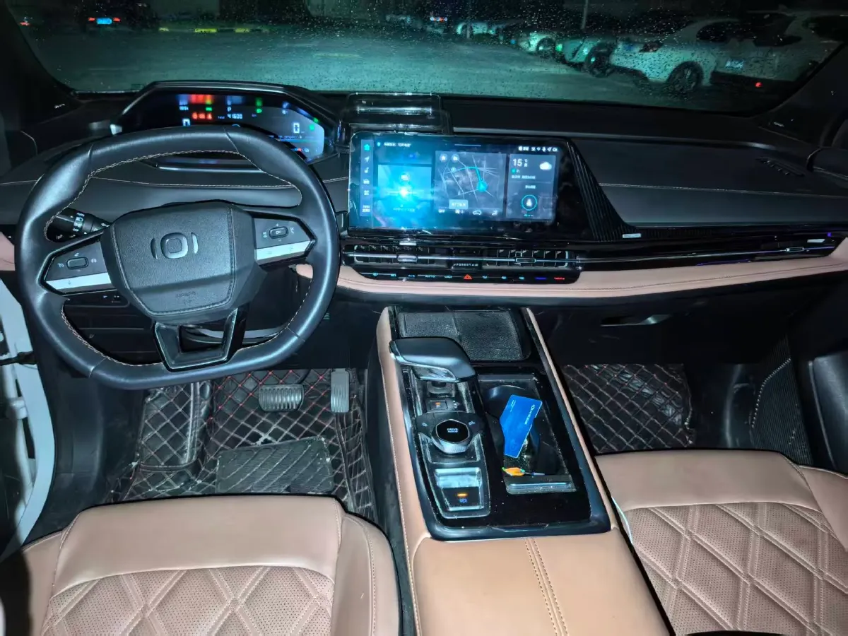 2023 Venucia Grand V DD-i 1.5T 163HP L4 E-CVT PHEV 18.4KWH,autocango,china used car exporter,china ev exporter,chinese used car exporter,chinese used ev exporter