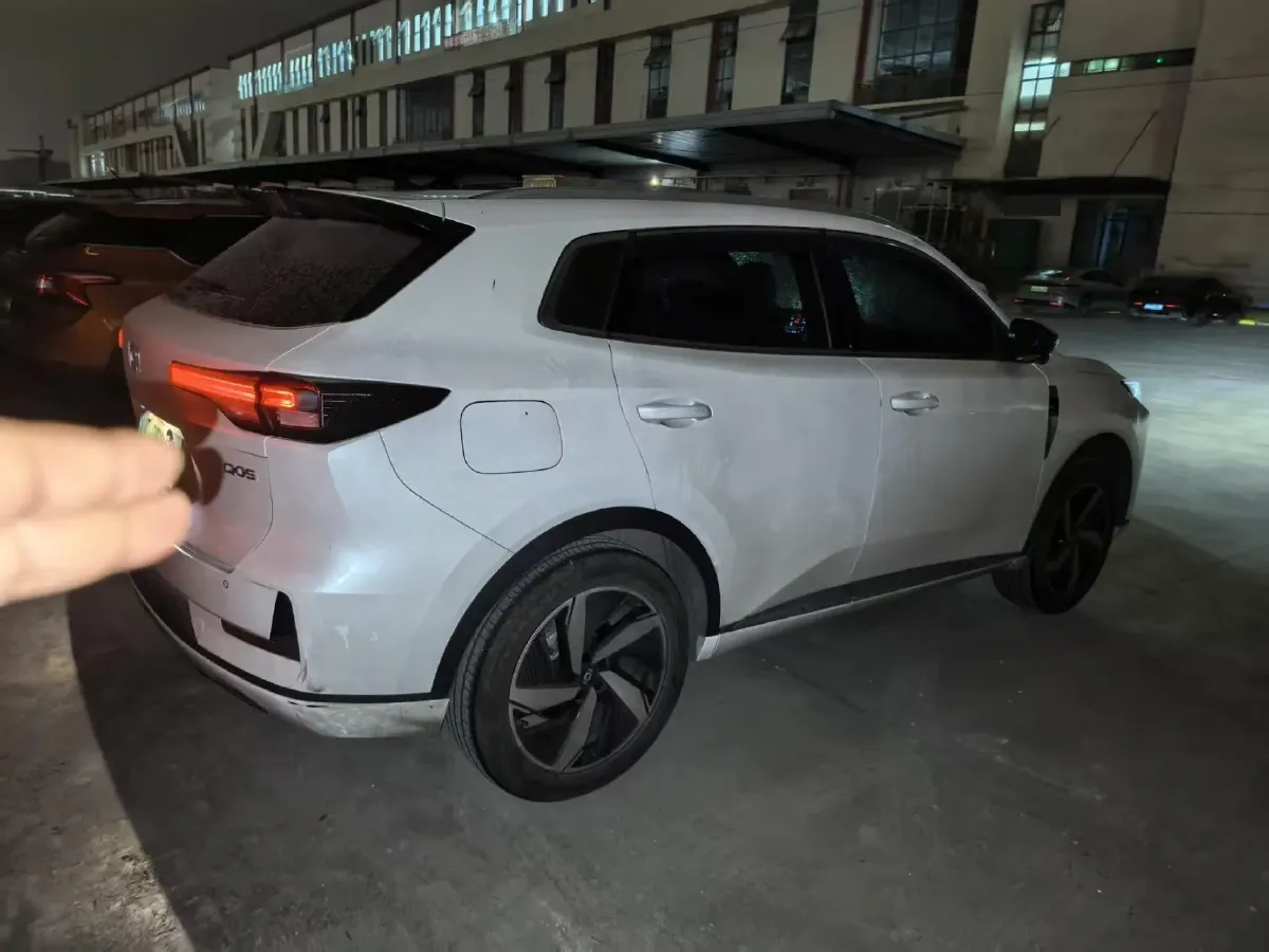 2023 Venucia Grand V DD-i 1.5T 163HP L4 E-CVT PHEV 18.4KWH,autocango,china used car exporter,china ev exporter,chinese used car exporter,chinese used ev exporter