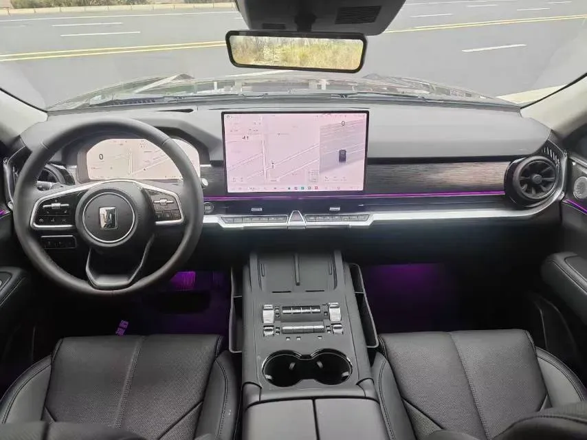 2026 Tank 400 2.0T 252HP L4 9AT PHEV,autocango,china used car exporter,china ev exporter,chinese used car exporter,chinese used ev exporter